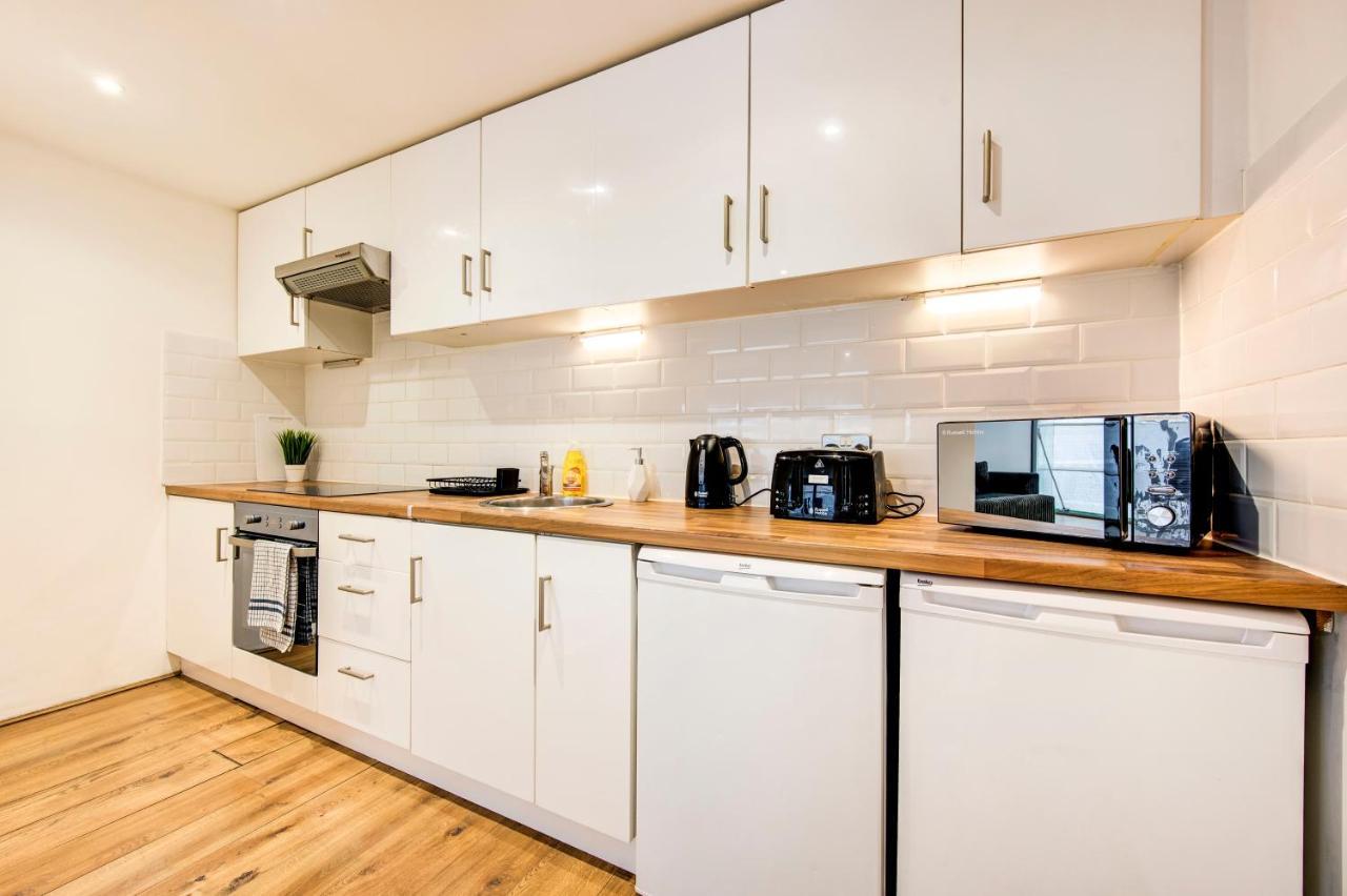 Apartament Lovely 2-bed, Sleeps 6, Near Stratford Station & Abba Voyage, Londra